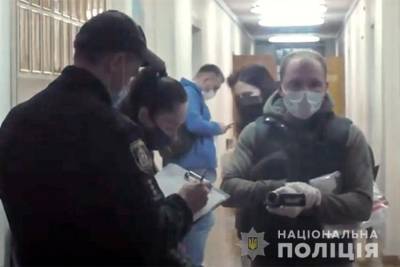 В Каменец-Подольском член ТИК пытался украсть протокол - news.bigmir.net - Украина - Каменец-Подольский