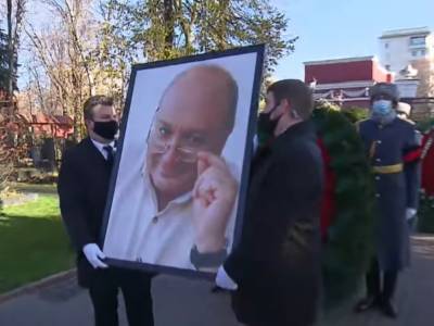 Олег Табаков - Марк Захаров - Михаил Жванецкий - Галина Волчек - На видео попали тайные похороны Михаила Жванецкого в Москве - golos.ua - Москва - Россия - с. Видео