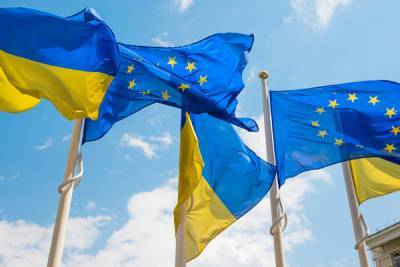 Евросоюз раскритиковал Украину за олигархов и суды - news.bigmir.net - Украина