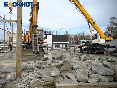 Власти Ставрополья снесли хоккейную школу ради строительства парковки и слива топлива - bloknot.ru - Ставрополье