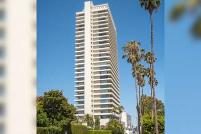 Бритни Спирс - Элтон Джон - Сандра Буллок - Неизвестный посмотрел квартиру в «звездном доме» в Голливуде и покончил с собой - lenta.ru - Лос-Анджелес - шт. Калифорния