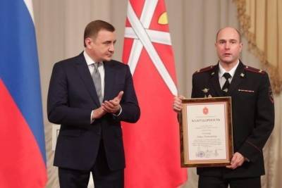 Владимир Колокольцев - Алексей Дюмин - Алексей Дюмин вручил награды сотрудникам УМВД в Дворянском собрании - tula.mk.ru - Россия - Тульская обл.