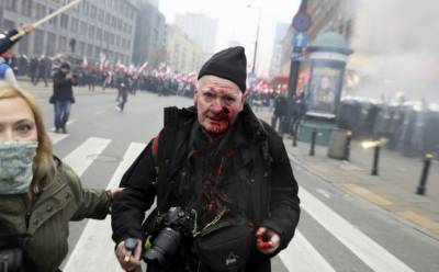 На Марше независимости в Варшаве полиция открыла огонь, ранен журналист - eadaily.com - Польша - Варшава