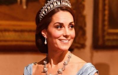 принц Уильям - Елизавета II - принц Чарльз - Кейт Миддлтон - герцогиня Камилла - Пользователи Сети высоко оценили новый безупречный образ Кейт Миддлтон (ФОТО) - enovosty.com - Англия