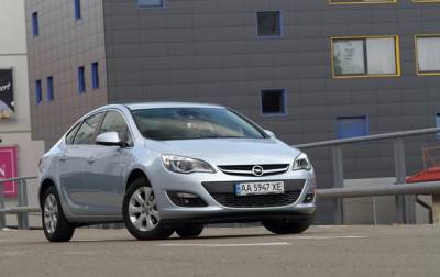 Астра снова расцвела: тестируем Opel Astra J - korrespondent.net