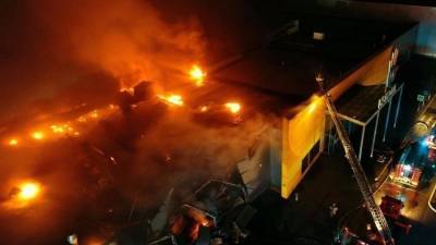 Видео: момент начала пожара в рязанском ТЦ попал в объектив камеры - 5-tv.ru - Рязань