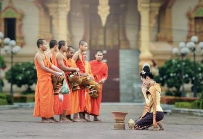Власти Таиланда пустят в страну туристов, у которых есть на счете 500 тысяч бат и страховка, но не из всех стран - argumenti.ru - Таиланд - Визы