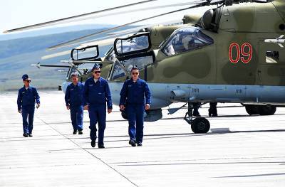 Владимир Путин - Юрий Ищук - Путин наградил лётчиков сбитого в Армении вертолёта - tvc.ru - Армения