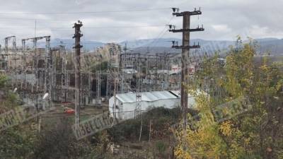 Денис Кулага - Видео с места разрушенной электростанции в Степанакерте - 5-tv.ru - Степанакерт