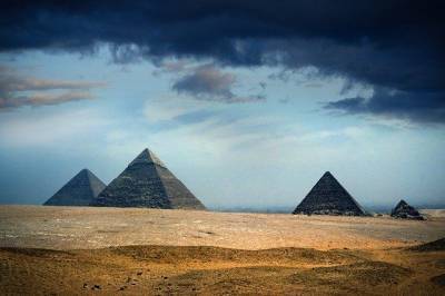 В Египте обнаружили захоронение с саркофагами - aif.ru - Египет - Франция