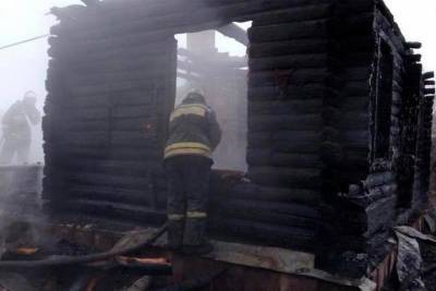 Пожарные ищут погибших на месте сгоревшего дома под Новосибирском - novos.mk.ru - Новосибирск - Новосибирская обл.