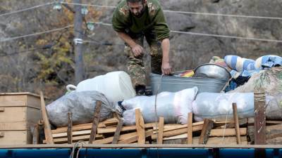 Военные и мирное население покидают Карабах без провокаций - vesti.ru - Россия - Армения - Азербайджан - район Кельбаджарский