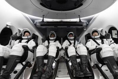 Роберт Бенкен - Виктор Гловер - Соити Ногути - Майкл Хопкинс - Шеннон Уокер - SpaceX запустила первый регулярный маршрут на МКС - enovosty.com - шт.Флорида