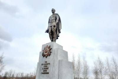 В Новомичуринске открыли памятник фронтовикам - rzn.mk.ru - Новомичуринск
