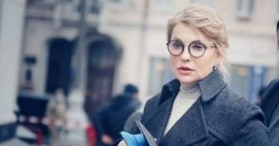 Юлия Тимошенко - С кудрями в Раду Юлия Тимошенко умилила новым луком - tsn.ua