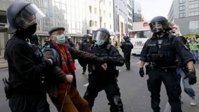 Германию охватили антиковидные протесты - 5-tv.ru - Германия - Португалия