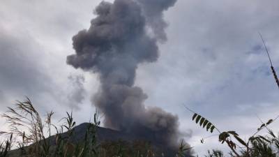 На итальянском острове Стромболи проснулся вулкан: фото, видео - news.24tv.ua