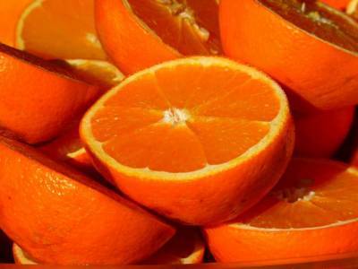 Медики назвали зимние фрукты, помогающие защитить легкие - lenta.ua