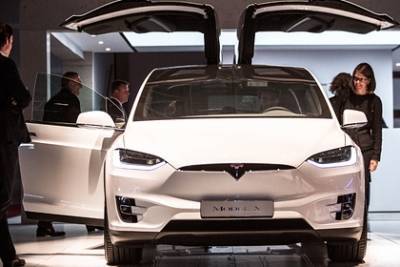 Минтранс США начал проверки после массовых жалоб владельцев Tesla - lenta.ru - США