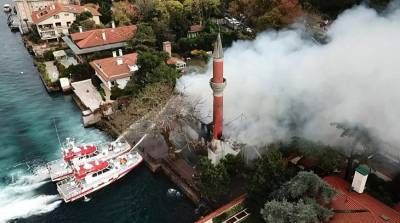 Крупный пожар повредил старинную мечеть в Стамбуле - grodnonews.by - Стамбул