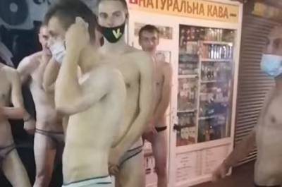 В столице голые парни пробежались по подземному переходу (ВИДЕО) - enovosty.com - Киев