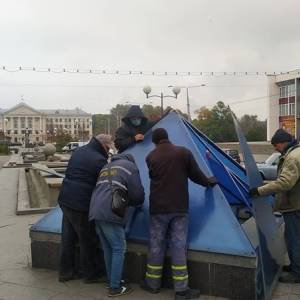 В Запорожье консервируют городские фонтаны. Фото - reporter-ua.com - Запорожье