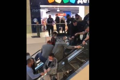 В Сочи начали проверку после того, как ребенок застрял в эскалаторе ТЦ - kuban.mk.ru - Сочи - Краснодарский край