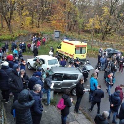 Автомобиль "Киа" въехал в толпу людей под Калининградом, 8 человек пострадали - radiomayak.ru - Калининград - район Зеленоградский