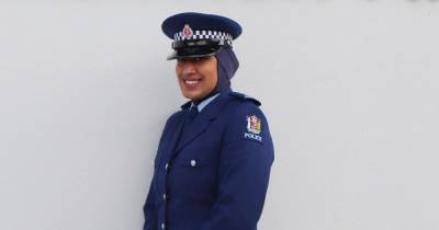 Новая Зеландия представила полицейскую фуражку с хиджабом - ren.tv - Новая Зеландия