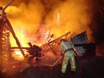 В Инзе сгорели жилой дом и гараж. Погиб 56-летний мужчина - ulpravda.ru - Россия - Ульяновская - район Инзенский