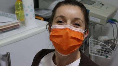 Петербуржцы рассказали, маски каких цветов они носят - piter.tv - Россия - Петербурга