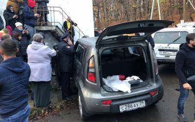 79-летний водитель перепутал педали и въехал в толпу - zr.ru - Калининград - район Зеленоградский