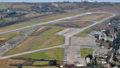 Аслан Бжания - Президент Абхазии попросил РФ помочь восстановить аэропорт в Сухуме - iz.ru - Россия - Апсны - Сухум