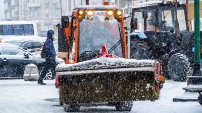 Снегопад в Петербурге чистили 600 единиц техники - 5-tv.ru - Санкт-Петербург - Чукотка - Анадырь