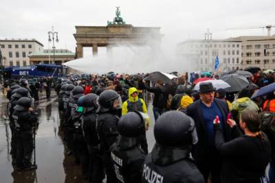 В Берлине на митинге у бундестага задержали 190 человек - aif.ru - Германия - Швеция - Берлин