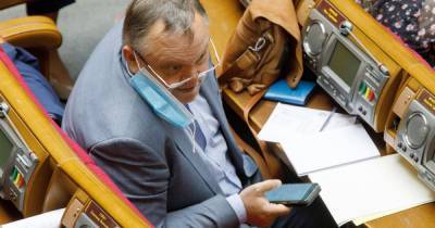 Переслал эротическое видео и пренебрег брифингом Минздрава: "слугу" Драбовского поймали на переписке 18+ - tsn.ua
