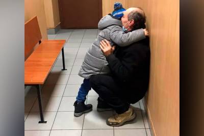 Ксения Мишонова - Живший в лесу с бездомными в Балашихе мальчик получил свидетельство о рождении - m24.ru - Московская обл.