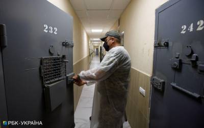 У 20 содержащихся в СИЗО и тюрьмах Украины обнаружили COVID-19 - rbc.ua - Украина - Киев - Лукьяновск