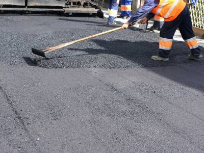 Половина украинцев против выделения средств из COVID-фонда на дороги – опрос - gordonua.com - Украина