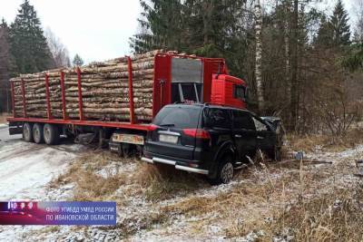 На ивановской трассе погиб водитель иномарки, врезавшись в грузовик - mkivanovo.ru - Нижний Новгород - Иваново - Ивановская обл.