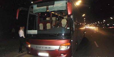 В Киеве пьяный мужчина с ножом напал на пассажиров автобуса - nv.ua - Киев - Харьков
