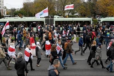 На протестах в Белоруссии задержали более 100 человек - lenta.ru - Белоруссия - Минск - Гомель - Витебск