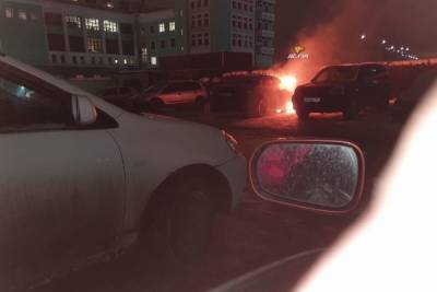 В Новосибирске рано утром сгорел автомобиль - novos.mk.ru - Новосибирск - район Железнодорожный, Новосибирск