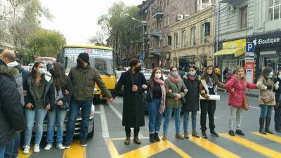 Никола Пашинян - В Ереване протестующие требуют отставки Пашиняна - news-front.info - Армения - Ереван