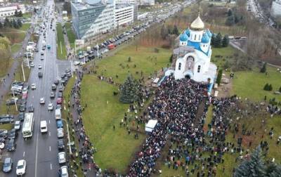 Роман Бондаренко - В Минске тысячи людей прощаются с Бондаренко - korrespondent.net - Минск