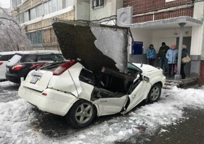 В российском Владивостоке какой-то ледниковый апокалипсис, машины стали сосульками, люди замерзали на ходу (КАДРЫ 18+) - agrimpasa.com - Россия - Владивосток