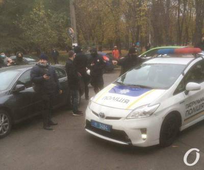 Одесские полицейские начали расследование «хулиганства» на Академической (видео) - odessa-life.od.ua - Одесса - Захват