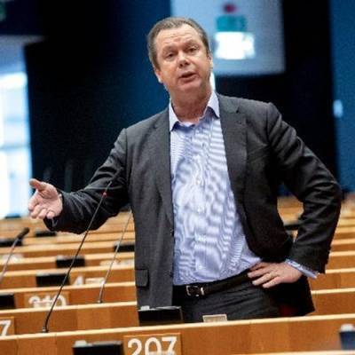 Депутат Европарламента Жером Ривьер высказался, как разрешить конфликт на Украине - argumenti.ru - Россия - Украина - Донбасс