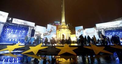 Петр Порошенко - Виктор Янукович - Сегодня в Украине отмечают День Достоинства и Свободы: история праздника и программа мероприятий - tsn.ua - Украина - Киев