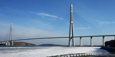 Единственный мост на остров Русский пришлось закрыть из-за пробивающих асфальт льдин - ruposters.ru - Москва - Приморье край - Владивосток